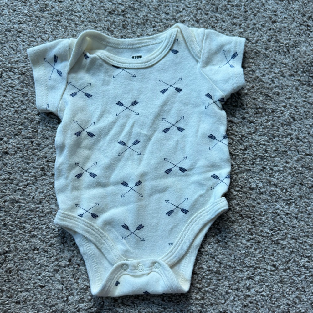 🔥5/$4🔥 0-3m onesie